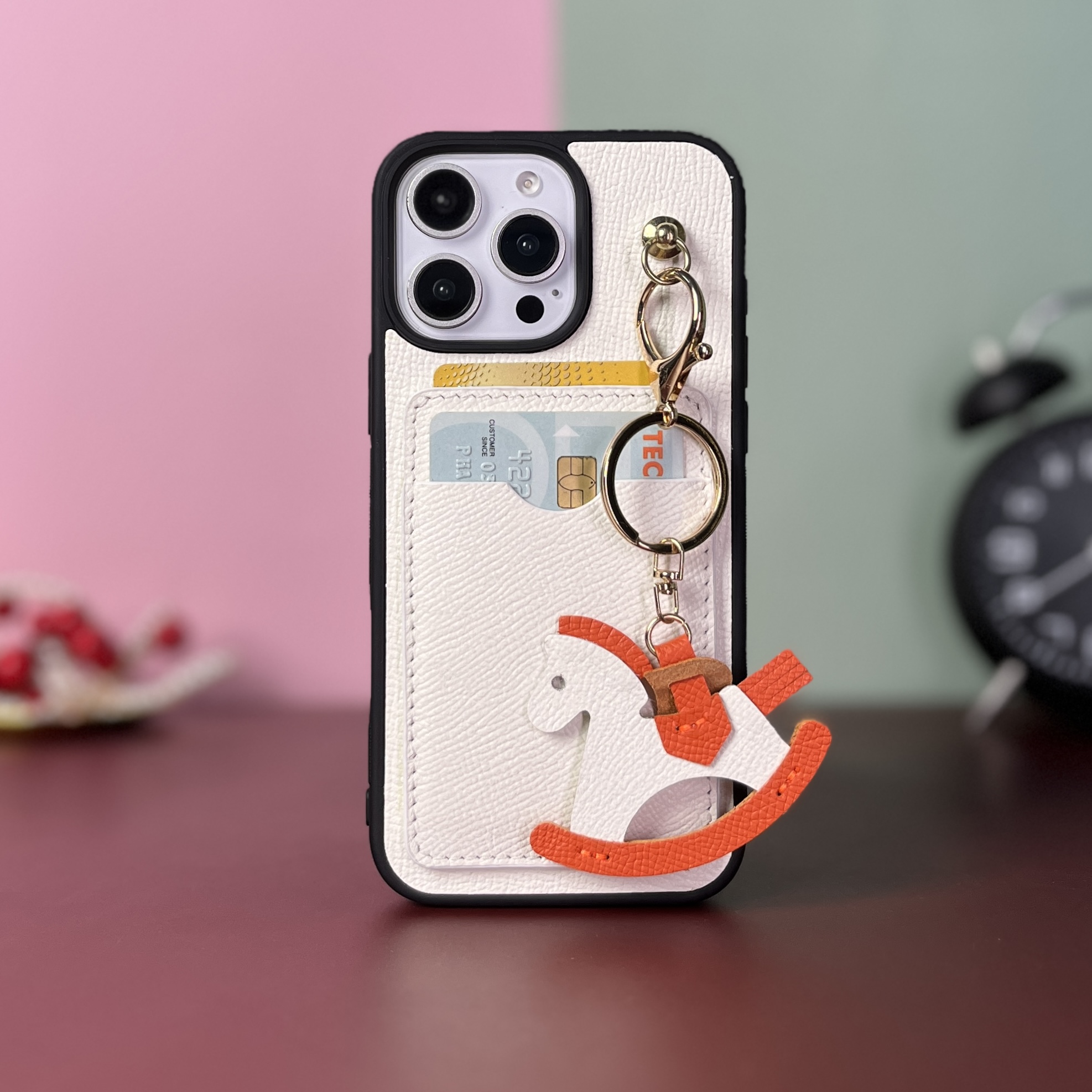 Ốp da thủ công viền đen khe thẻ gắn charm - Epsom